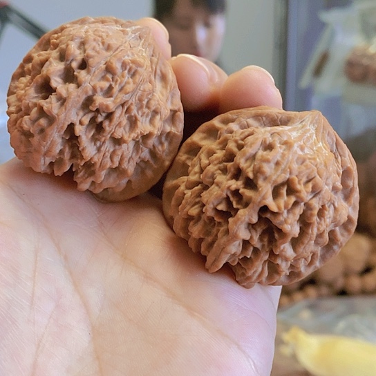 【闪购商品】把件文玩核桃44红皮满天星