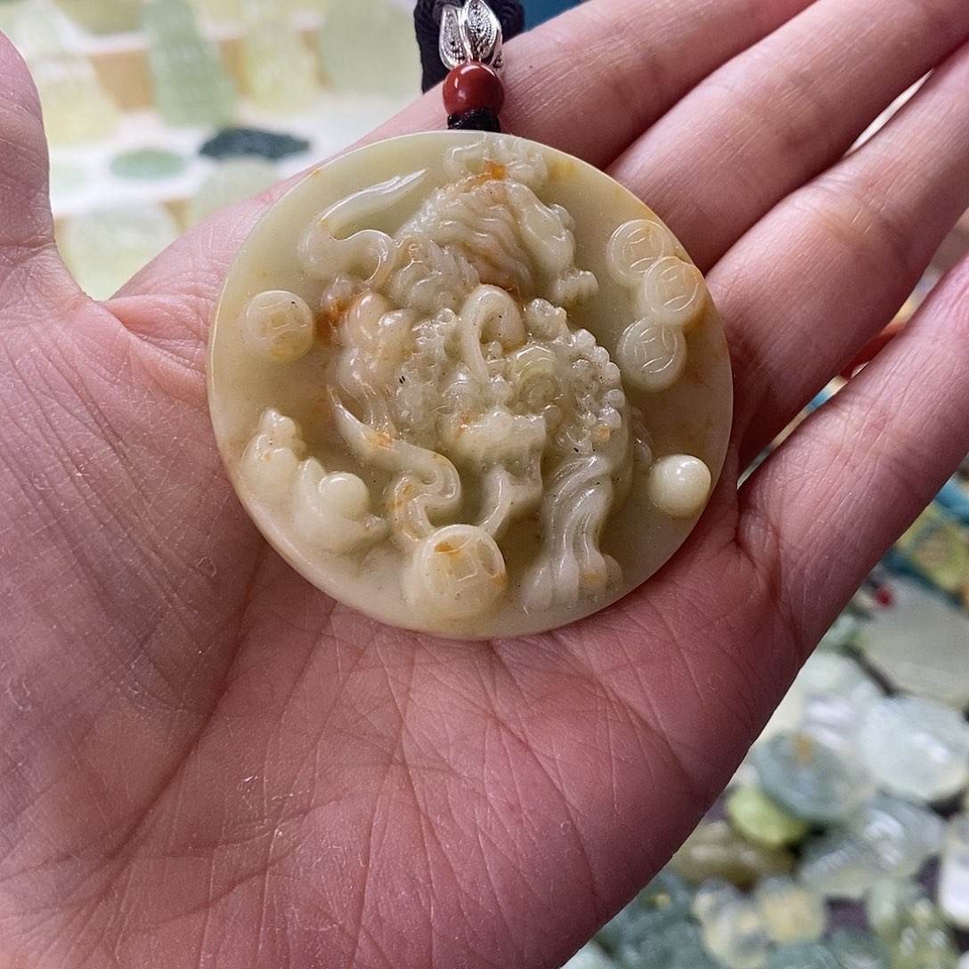 蛇纹石玉吊坠合金岫玉吊坠