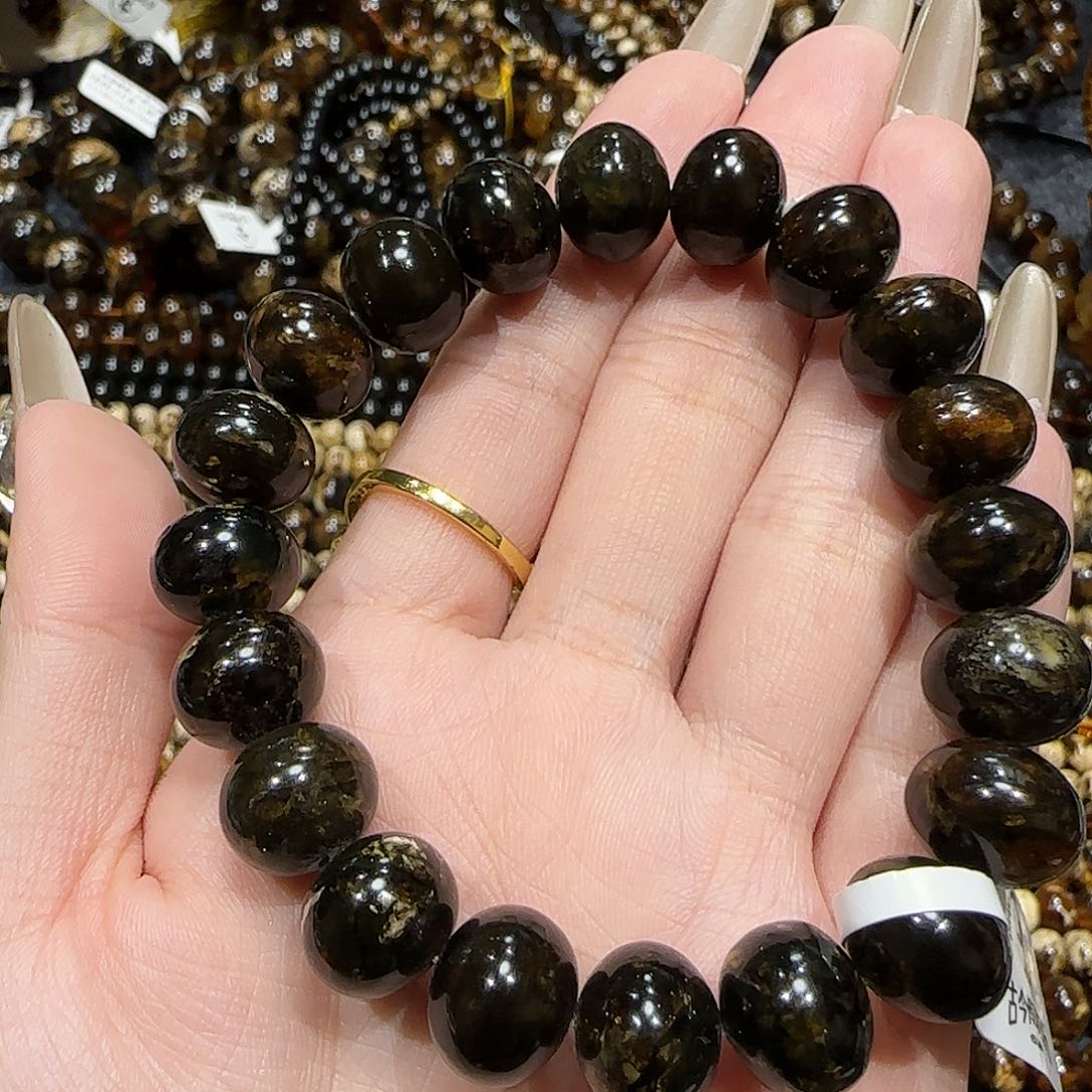 琥珀颈饰未镶嵌抚顺琥珀