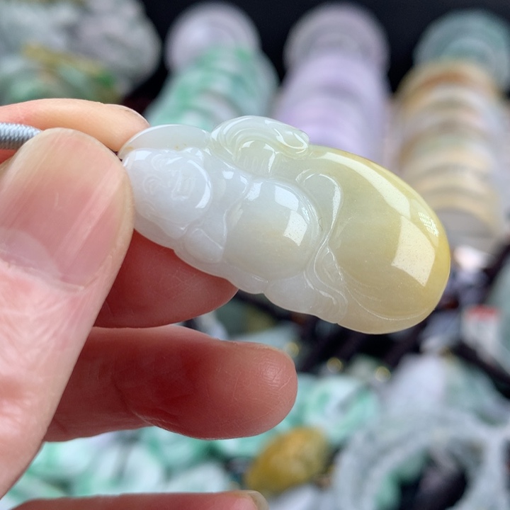 翡翠颈饰未镶嵌吊坠