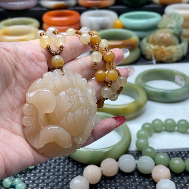 石英质玉手镯未镶嵌