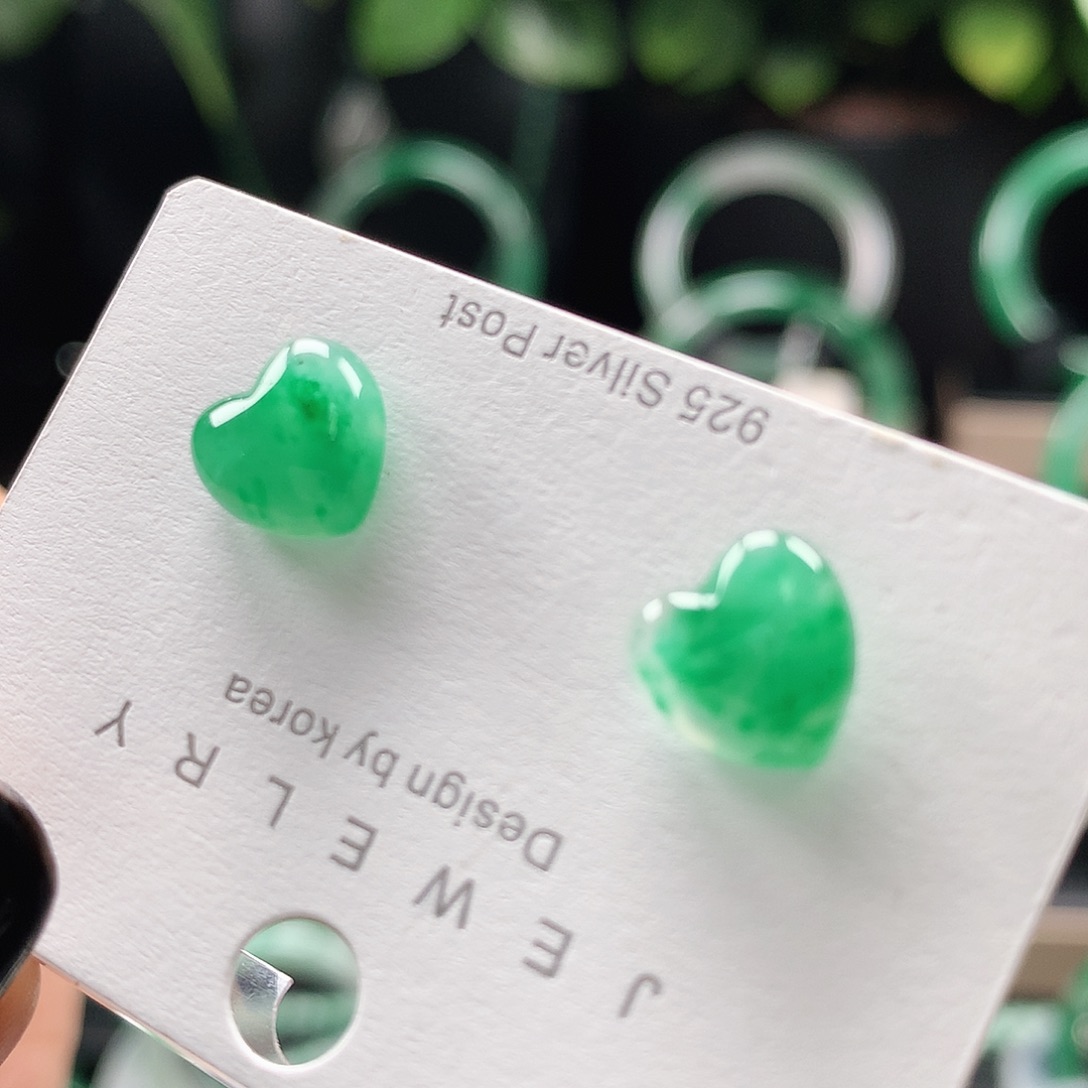 石英质玉未镶嵌耳饰