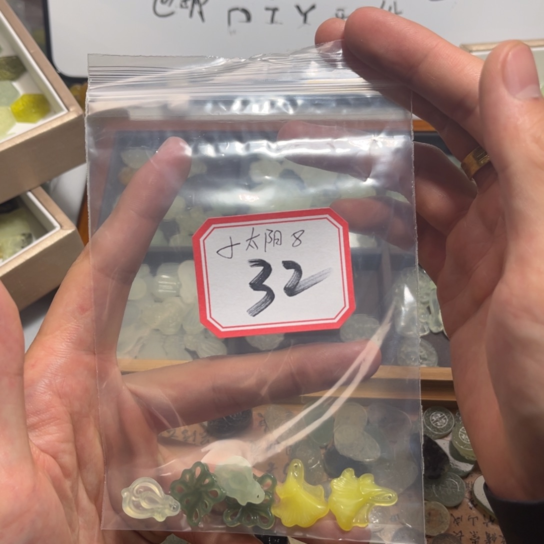 *****蛇纹石玉合金颈饰