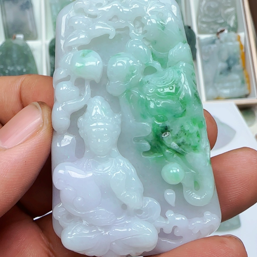 翡翠颈饰未镶嵌，