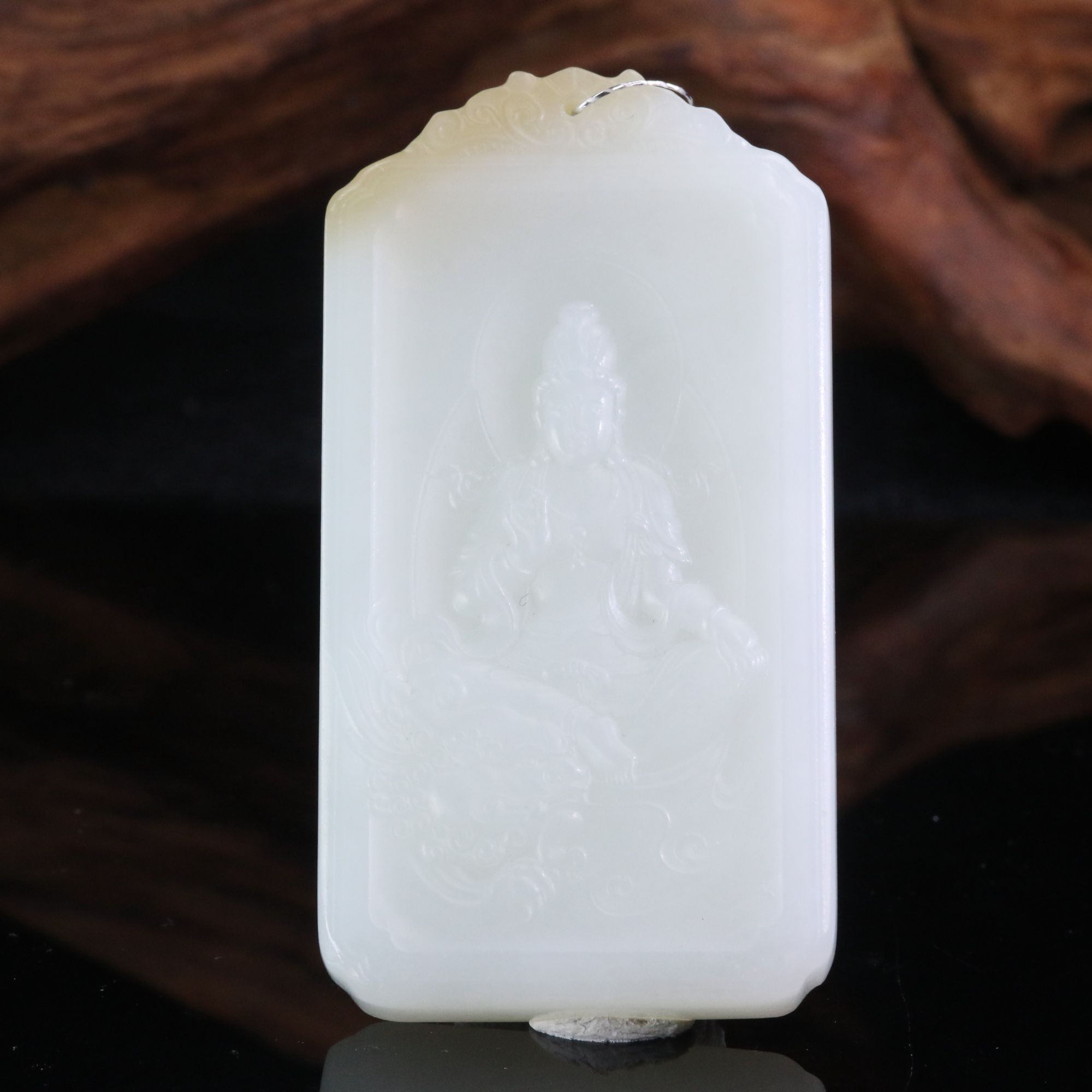 16和田玉且末糖白观音吊坠/400351北京中保拍卖