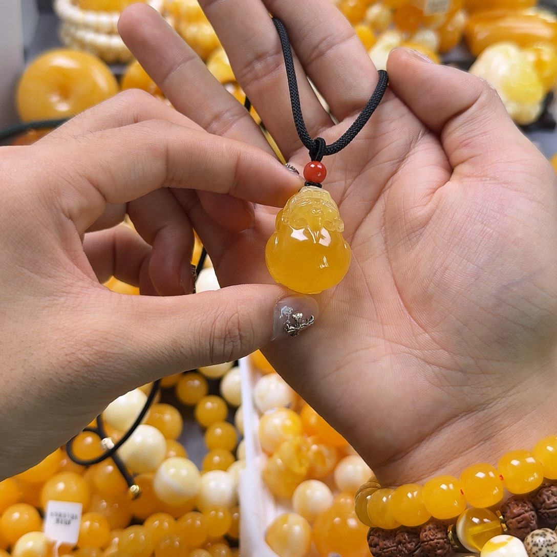 蜜蜡珠宝奇石未镶嵌貔貅