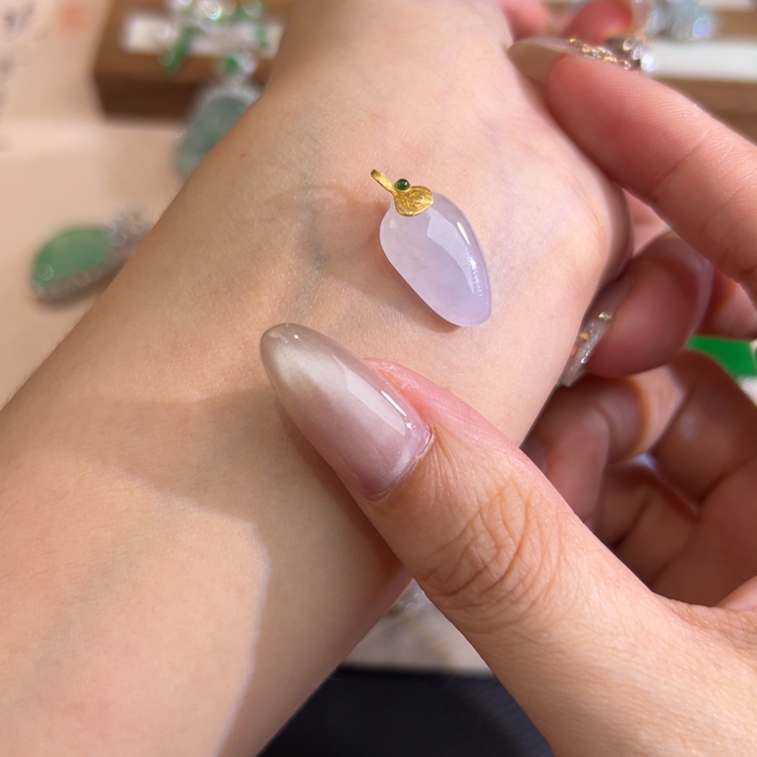 颈饰未镶嵌翡翠紫瓜