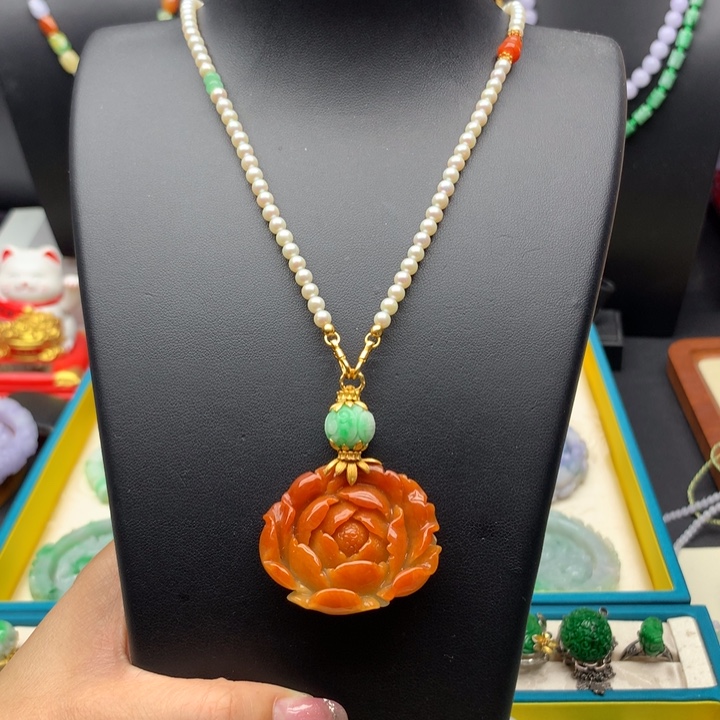 翡翠未镶嵌颈饰红翡花