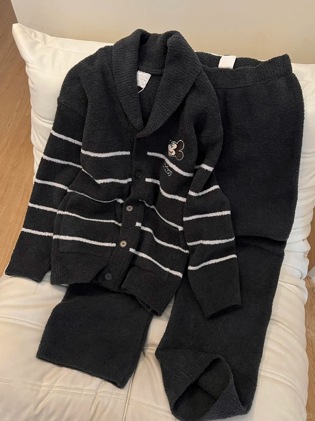 米奇休闲简约黑白条纹半边绒睡衣女冬季新款加厚可外穿家居服套装