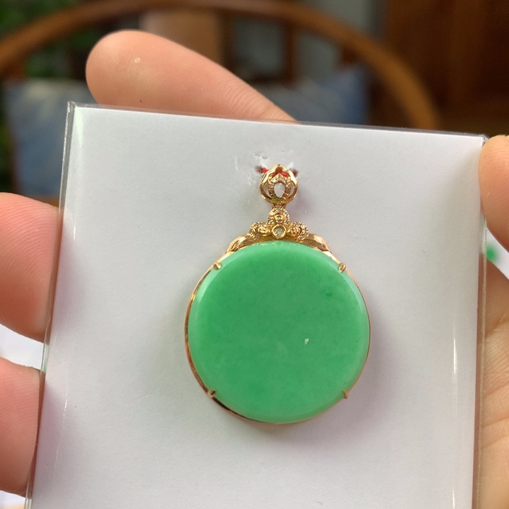 翡翠18K金镶嵌颈饰翡翠翡翠吊坠