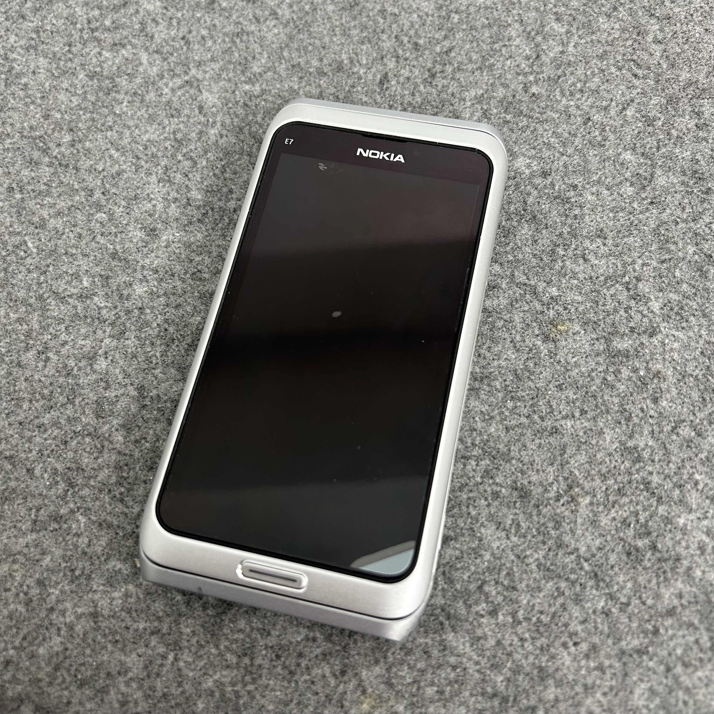 准新品 Nokia/诺基亚 诺基亚E7尾巴手机库存尾货触屏手机原装正品