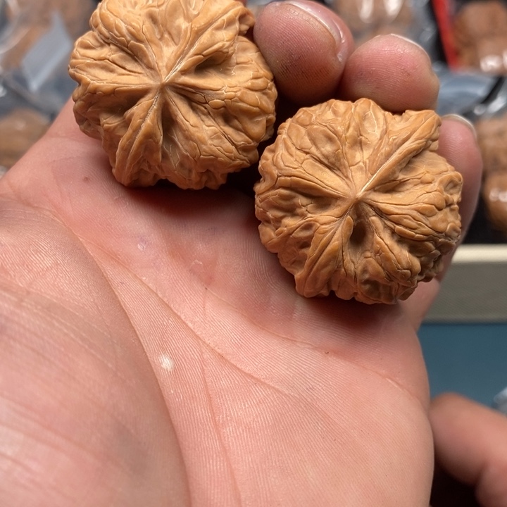 忕***佪文玩核桃吊坠骰子王