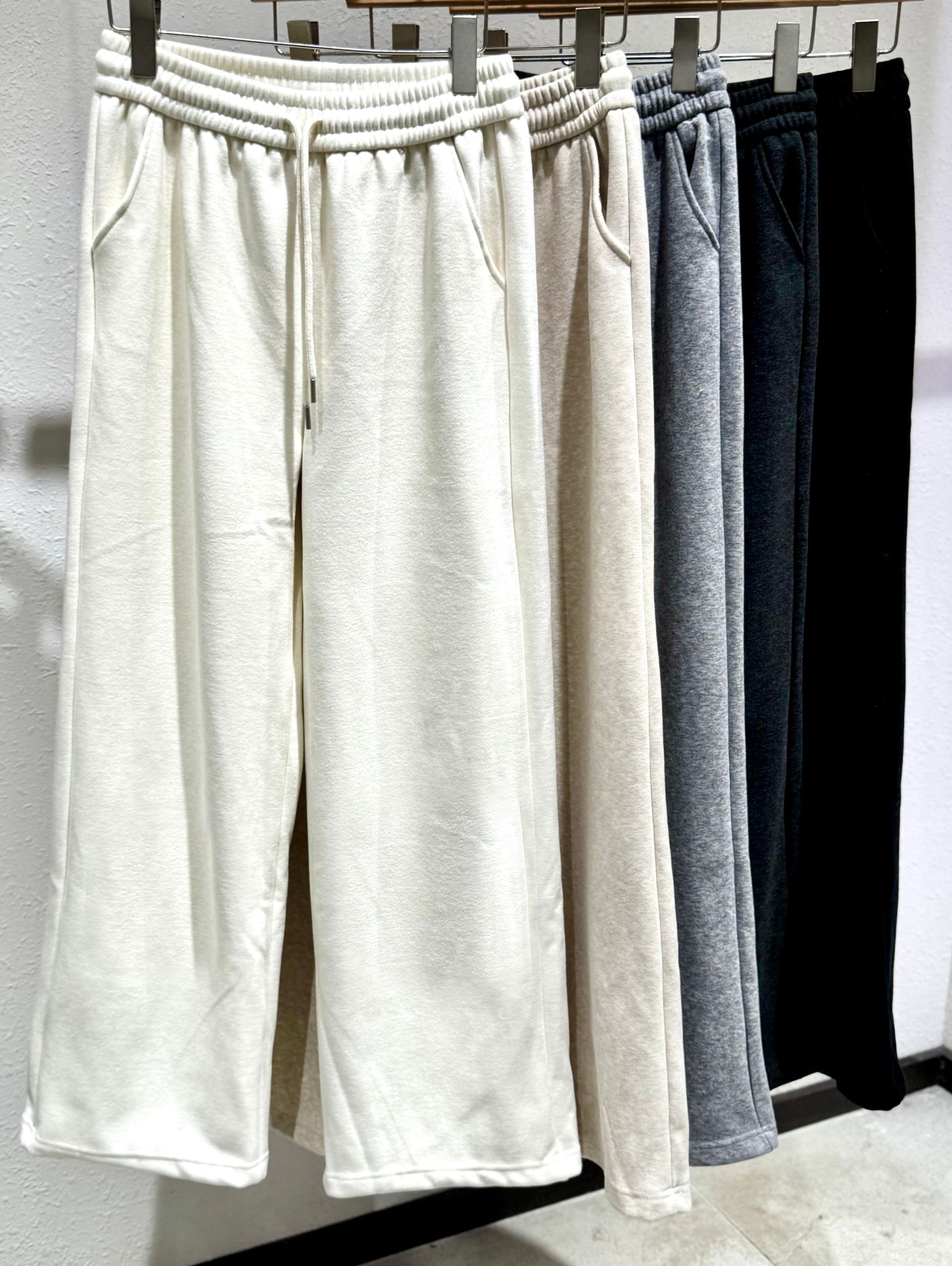 麦田玫瑰【202196】糯米加绒阔腿裤