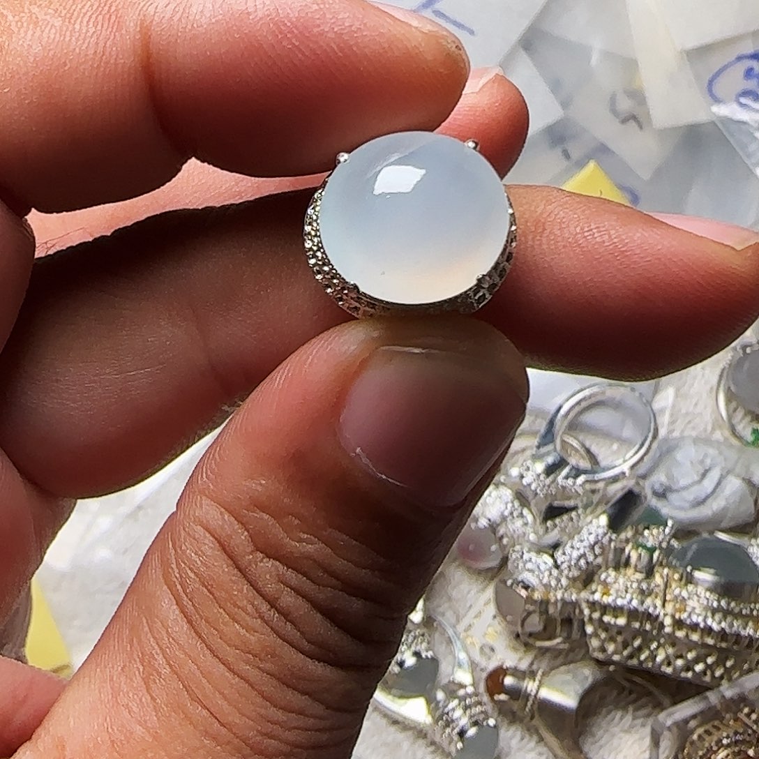 老***爷定制翡翠未镶嵌一个蛋面