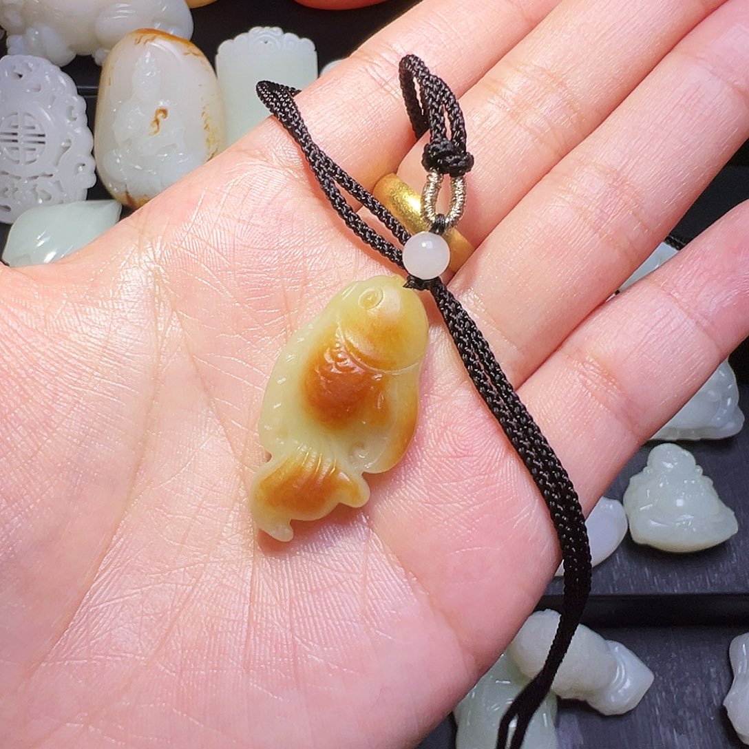 猎***）和田玉未镶嵌颈饰