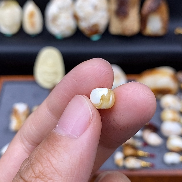 琥珀裸石未镶嵌7老型k39