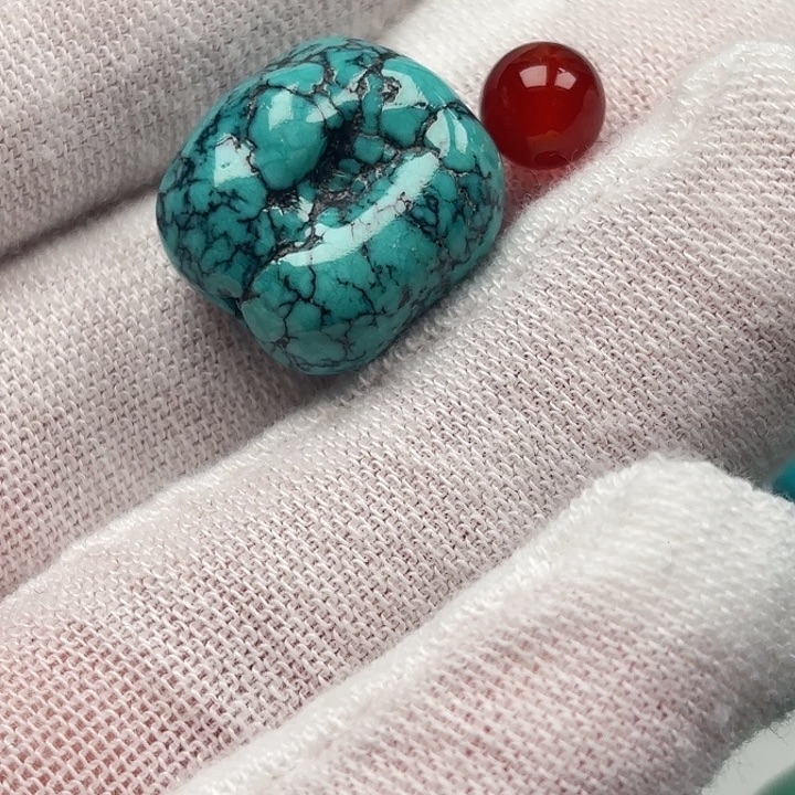 南红玛瑙未镶嵌珠宝奇石