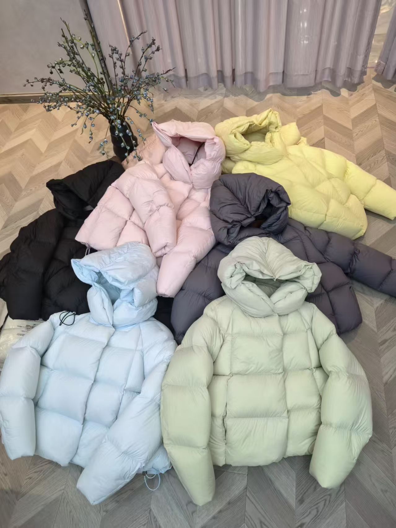 婷新秋冬设计师时尚云朵帽磁吸扣加厚保暖云朵帽高端鹅绒服5126