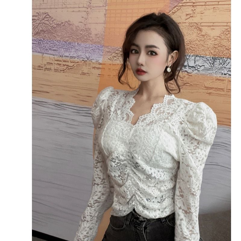 2025纯欲蕾丝上衣女长袖打底法式v领别致绝美上衣显瘦洋气
