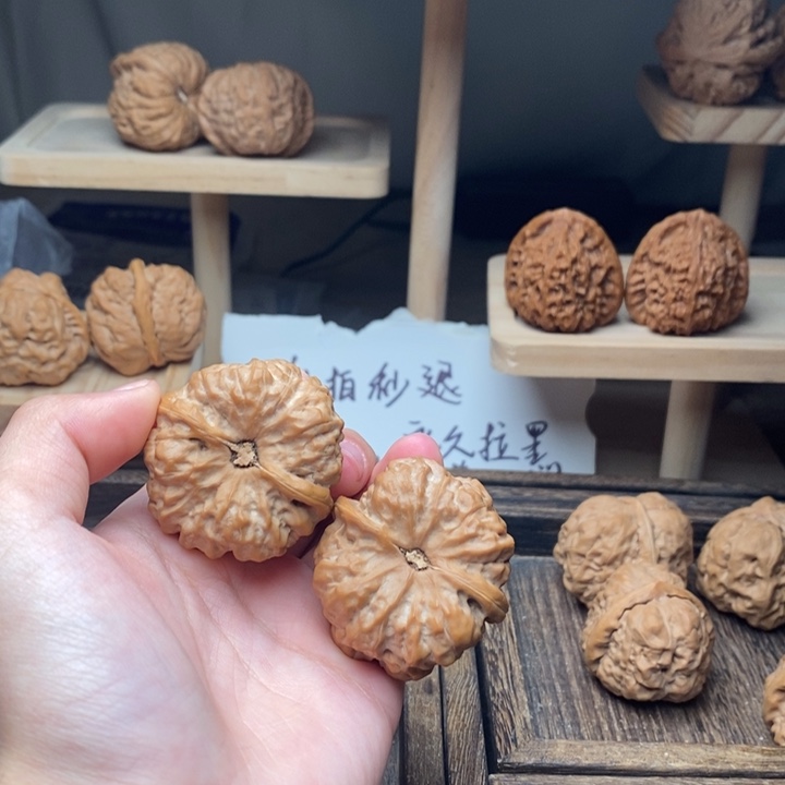 文玩核桃吊坠三角蛙40