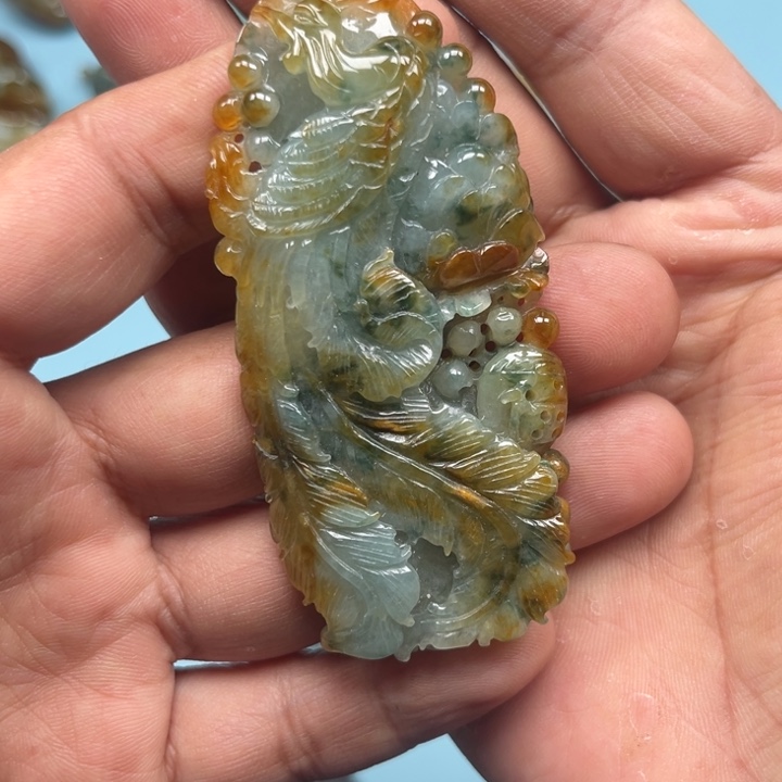 翡翠颈饰未镶嵌凤凰牌