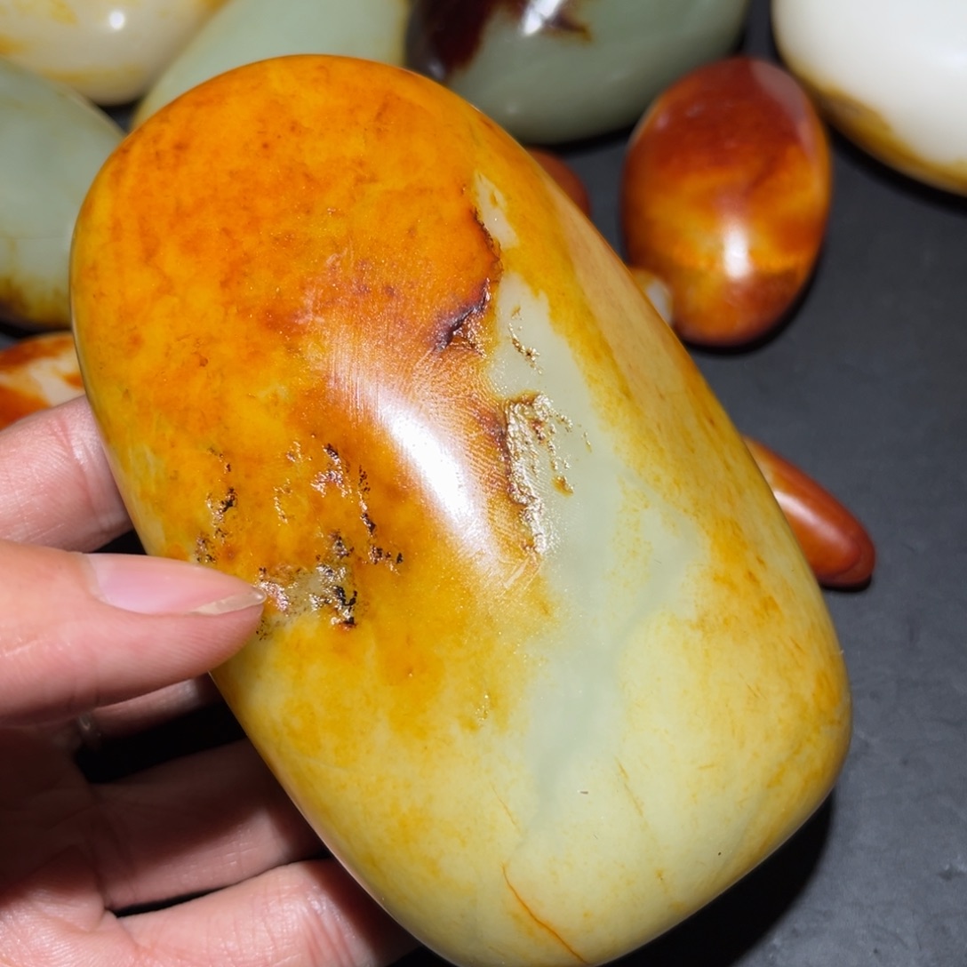 和田玉未镶嵌珠宝奇石