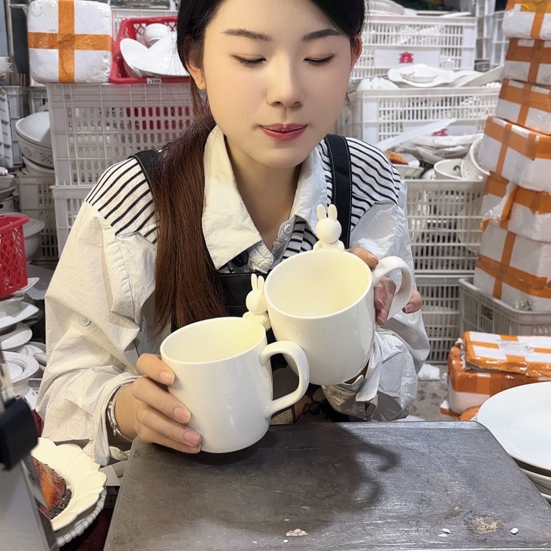 盘微瑕产品……两个兔子杯