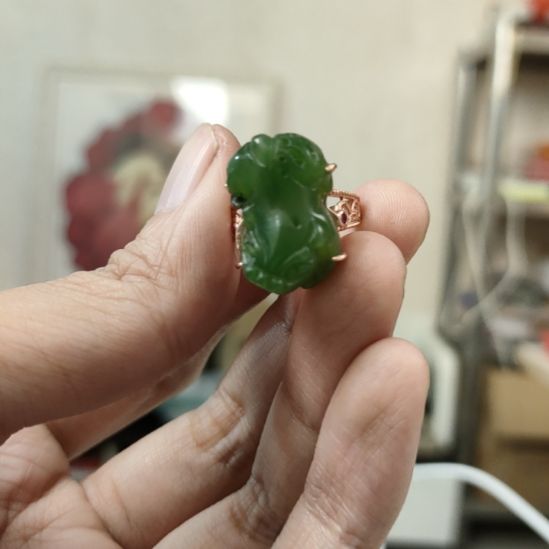 玉***树和田玉未镶嵌戒指