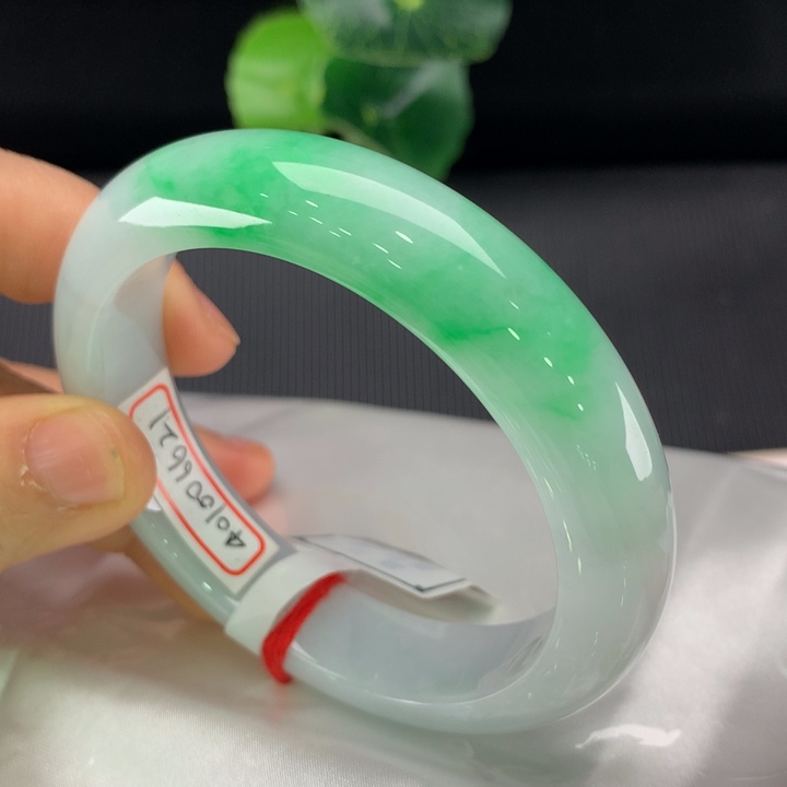 翡翠未镶嵌手镯正圈56