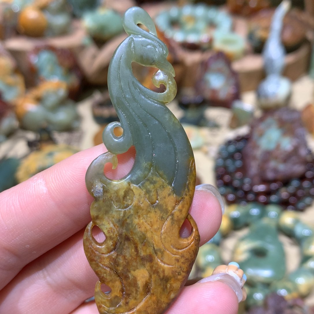 岫岩河磨玉（透闪石质玉）挂件未镶嵌