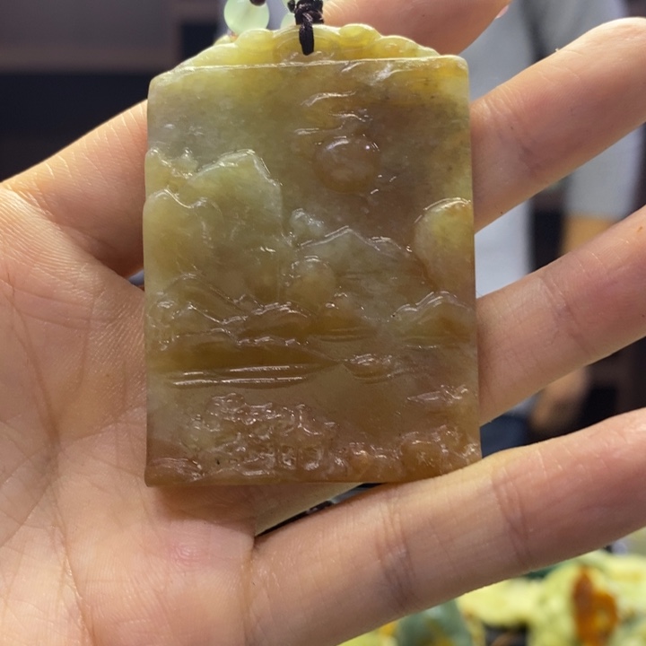 ****子蛇纹石玉未镶嵌颈饰