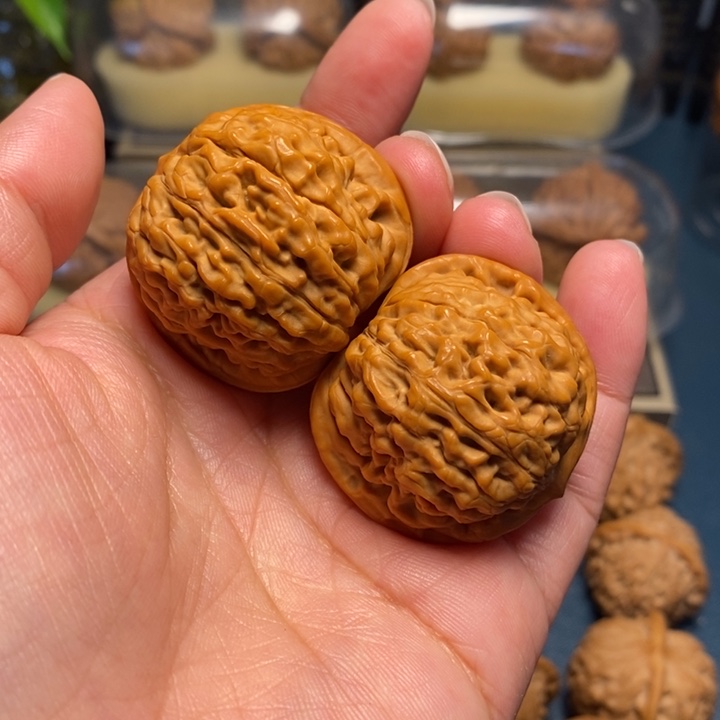 【闪购商品】文玩核桃把件莲花