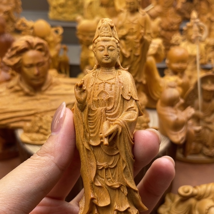 黄金檀净瓶观音13公分