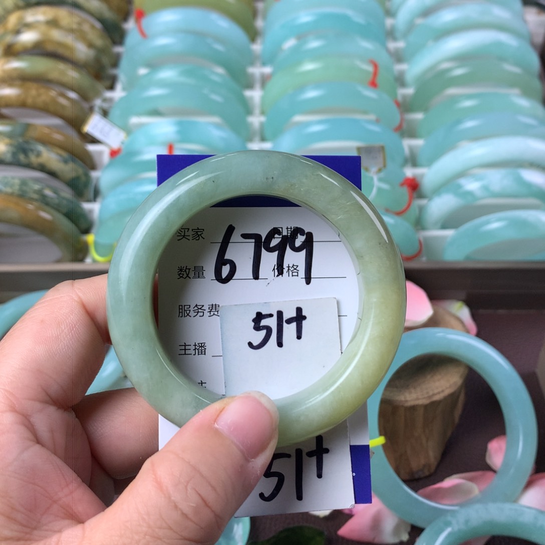 蛇纹石玉手镯未镶嵌6799