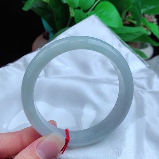 翡翠手镯未镶嵌       正圈56