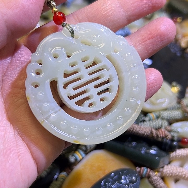 和田玉未镶嵌颈饰