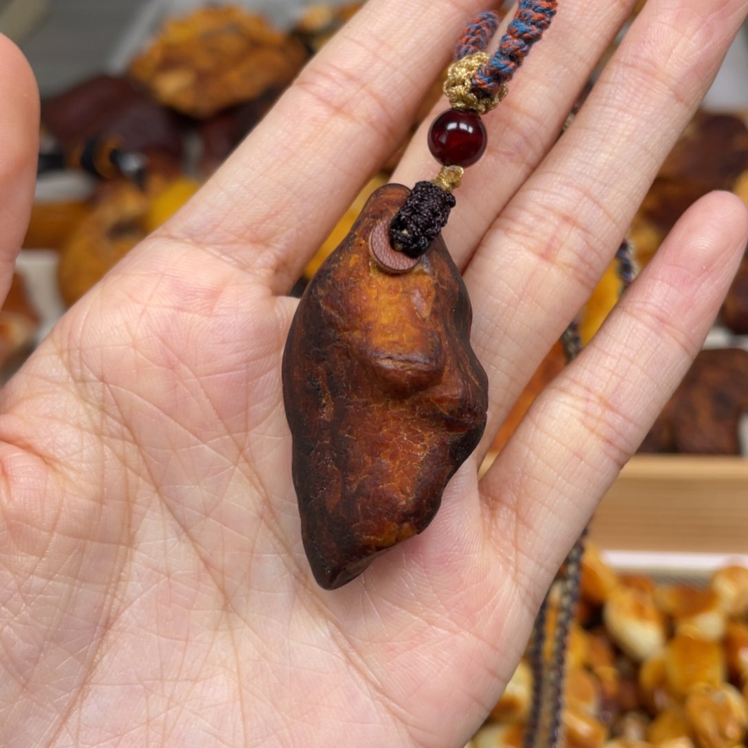 琥珀珠宝奇石未镶嵌