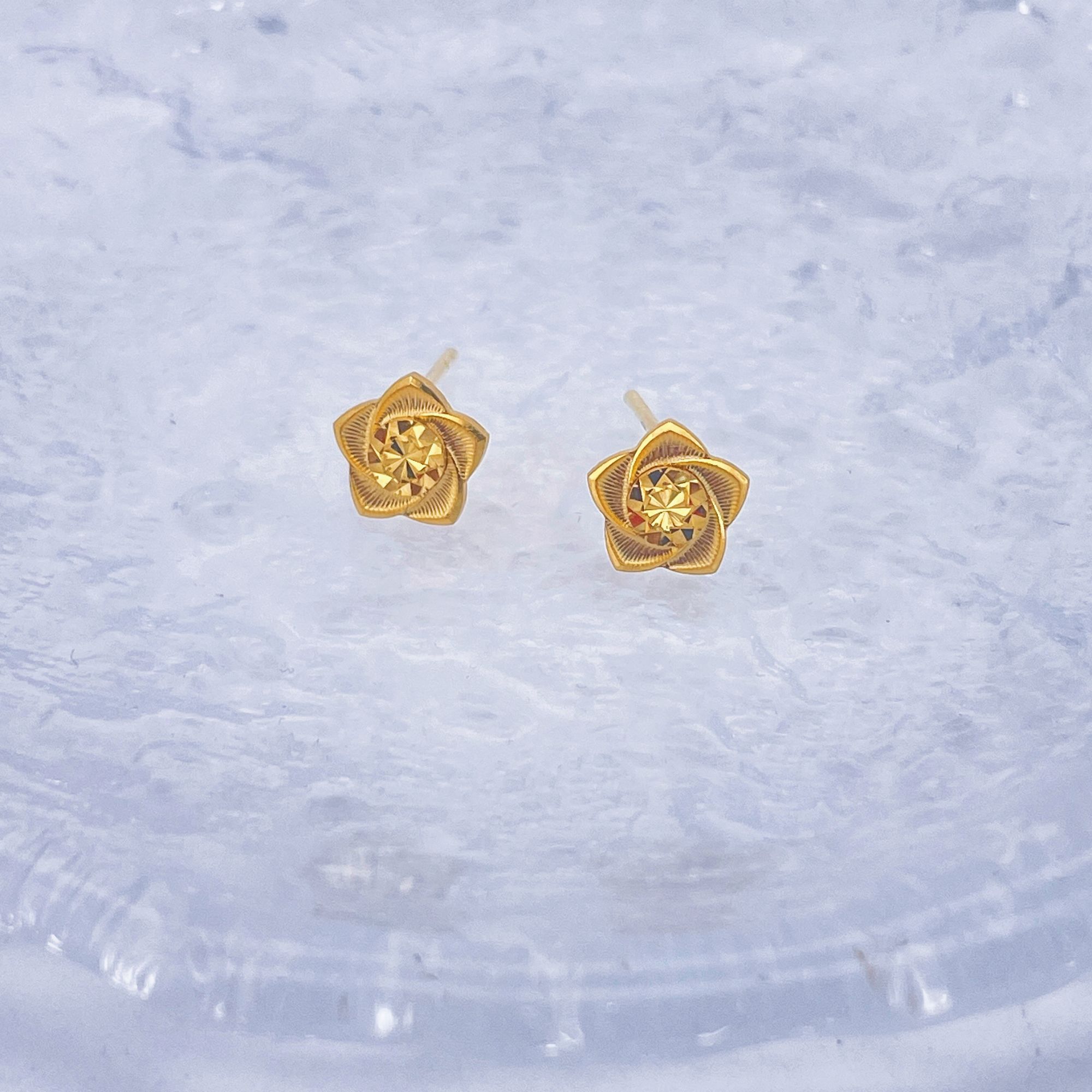 足金999 黄金碎金花直针耳钉 1.46 2409021312