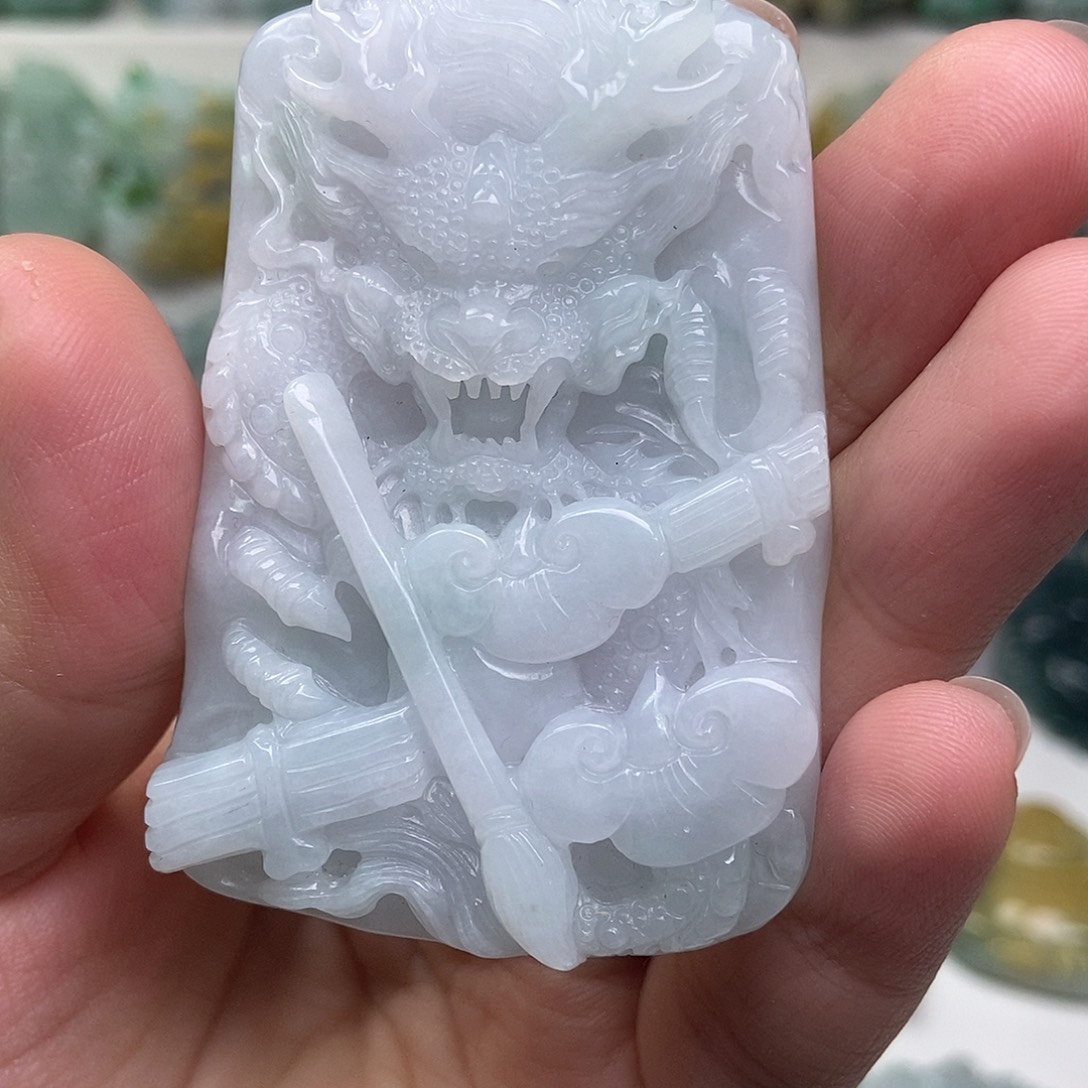翡翠未镶嵌吊坠(赠链)