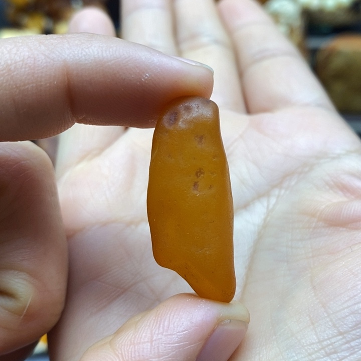 琥珀颈饰未镶嵌蜜蜡全皮