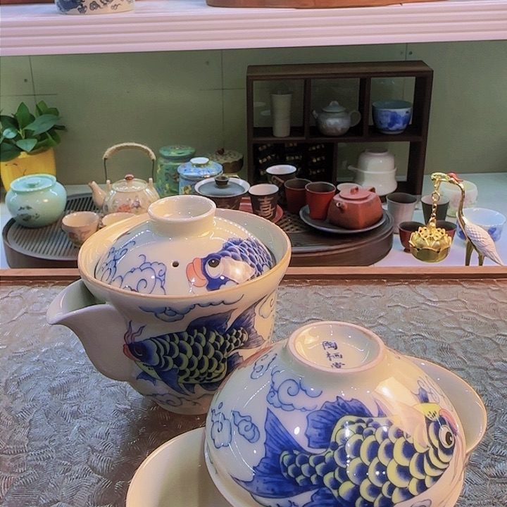 青花瓷器茶具茶叶罐玻璃杯