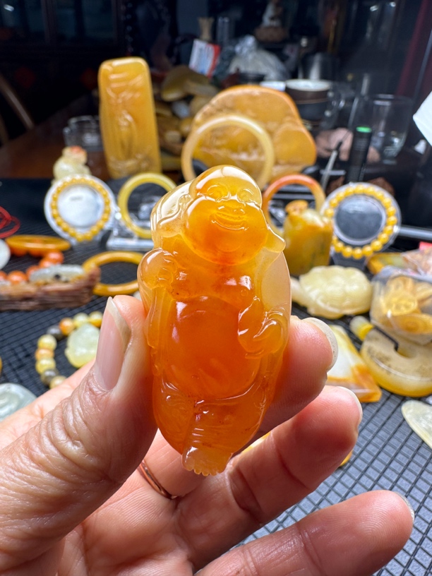 云南龙陵黄龙玉高端精品草皮料布袋佛