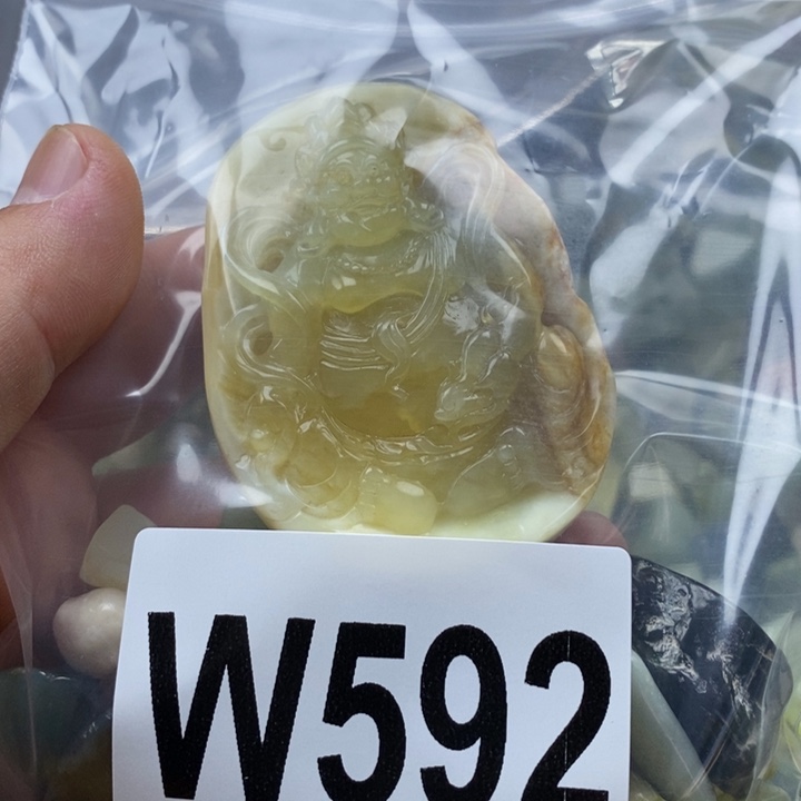 蛇纹石玉未镶嵌珠宝奇石