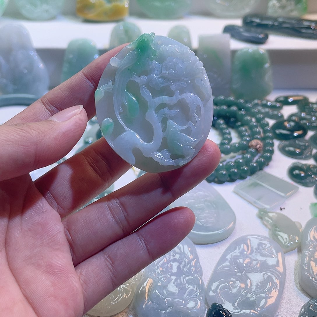 翡翠颈饰未镶嵌翡翠挂件