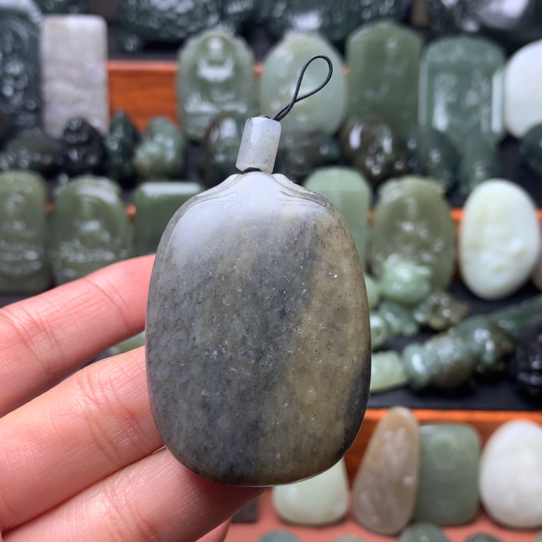 和田玉颈饰未镶嵌挂件79