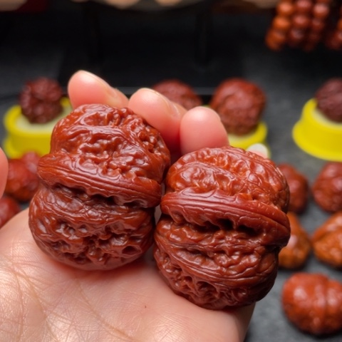 吊坠桃核文玩核桃手把件、元宝 42