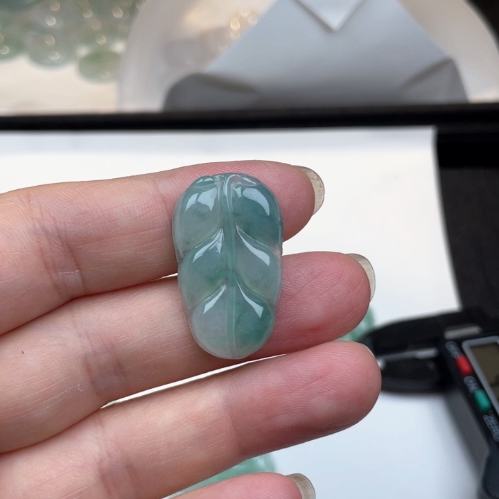 翡翠未镶嵌吊坠(不含链)叶子