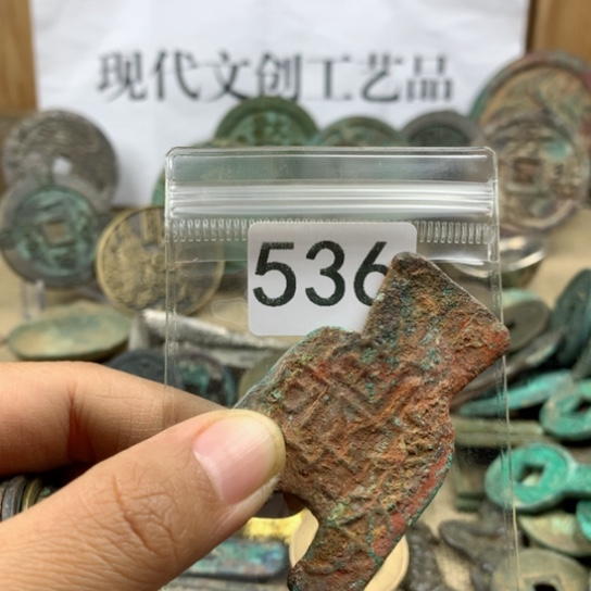 铜遇***人现代文创工艺品