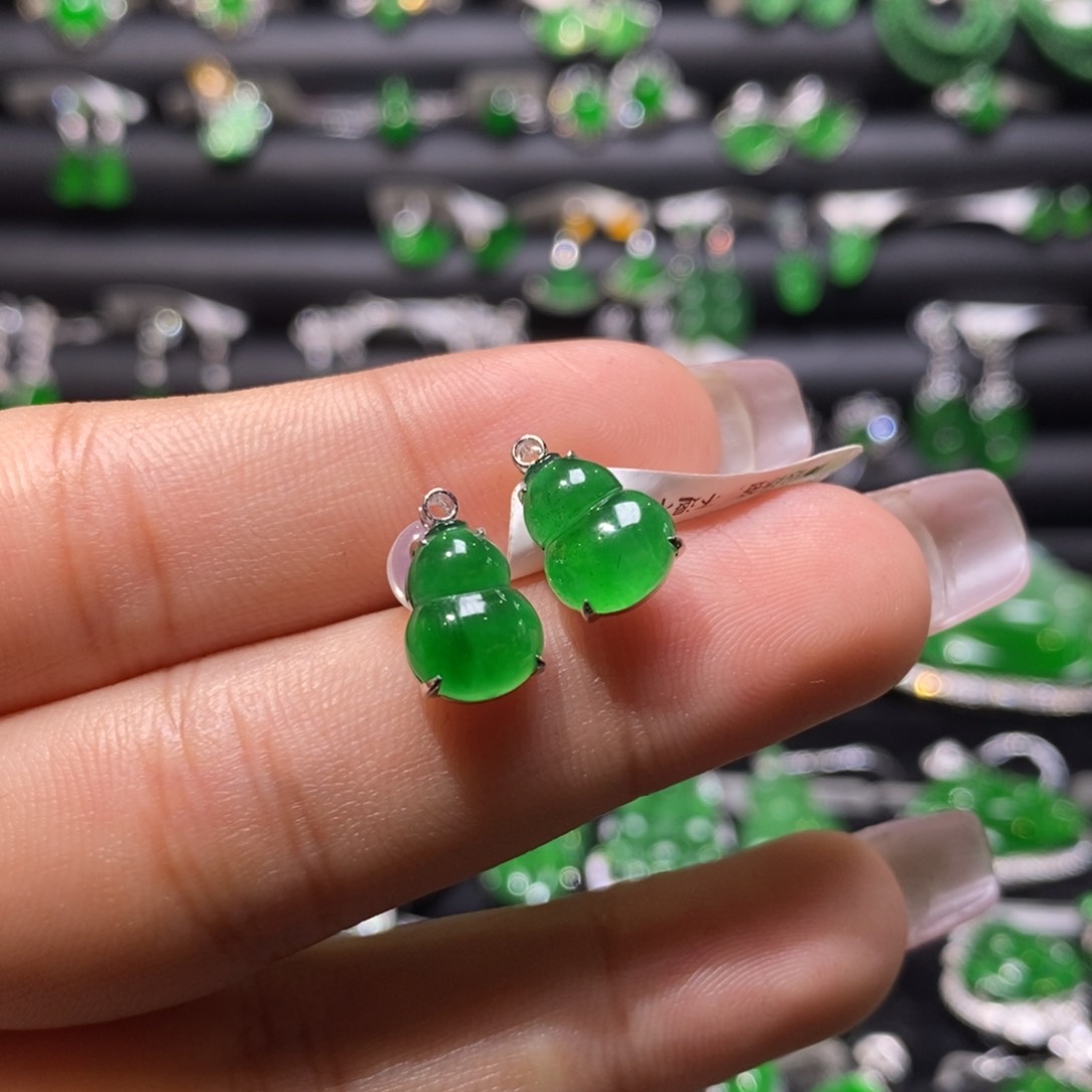翡翠耳饰18K金镶嵌天然翡翠