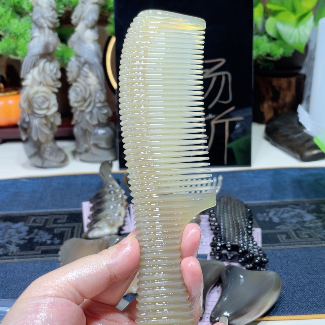 白水牛角毛毛虫手柄梳